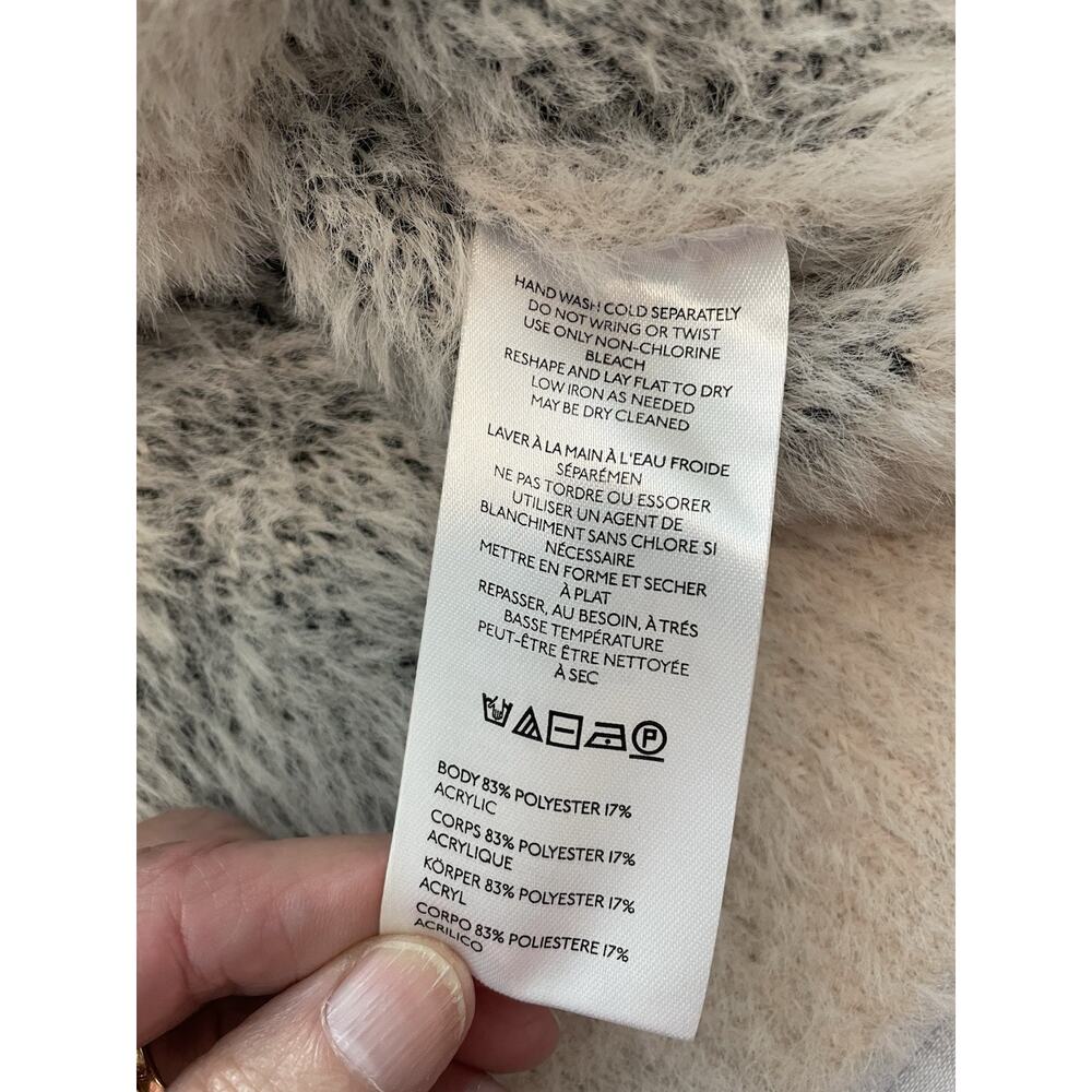 Pilcro Sweater Womens XL Cream Black Star Print Fuzzy Eyelash Cozy Oversize #10 - Picture 8 of 9